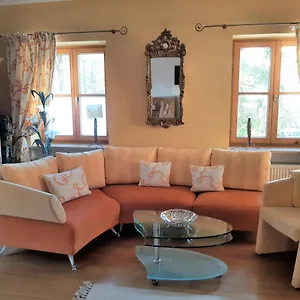 Kontaktlos - Ruhige Landhauswohnung Im Grünen By Stayfritz Rotta